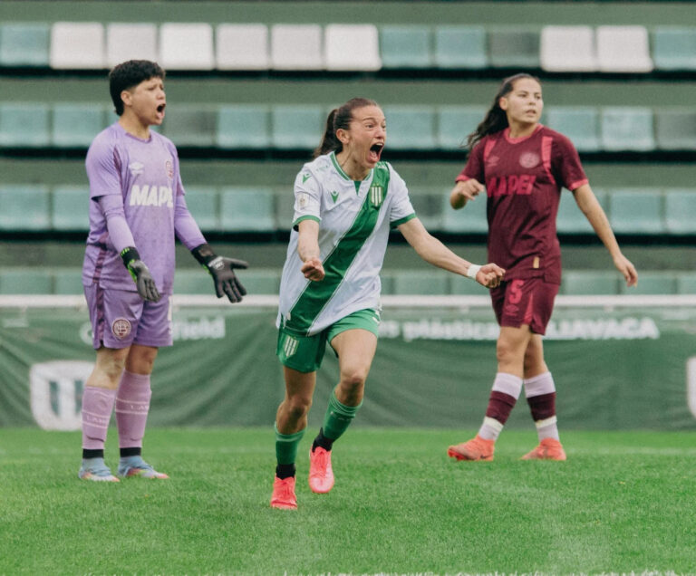 Banfield ganó el clásico y lidera