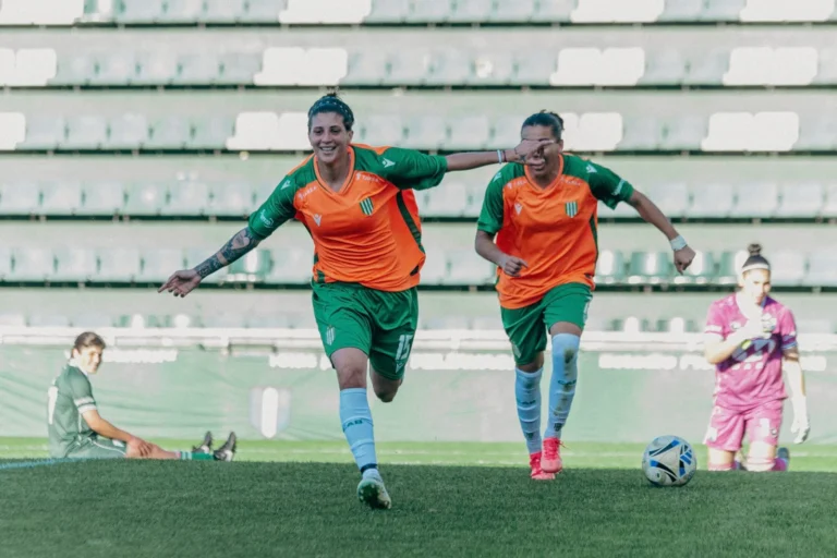 Banfield es la única líder