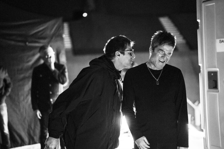 «Don’t Look Back in Anger»: porque nos necesitamos uno al otro